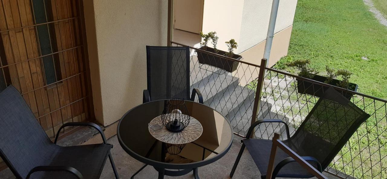 Centrum Apartment Senta Bagian luar foto